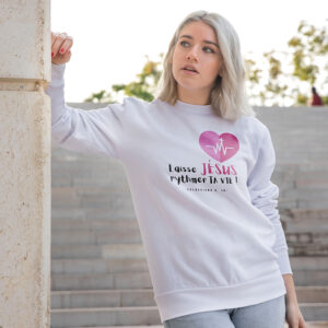 femme portant le sweat blanc chrétien Laisse Jésus rythmer ta vie