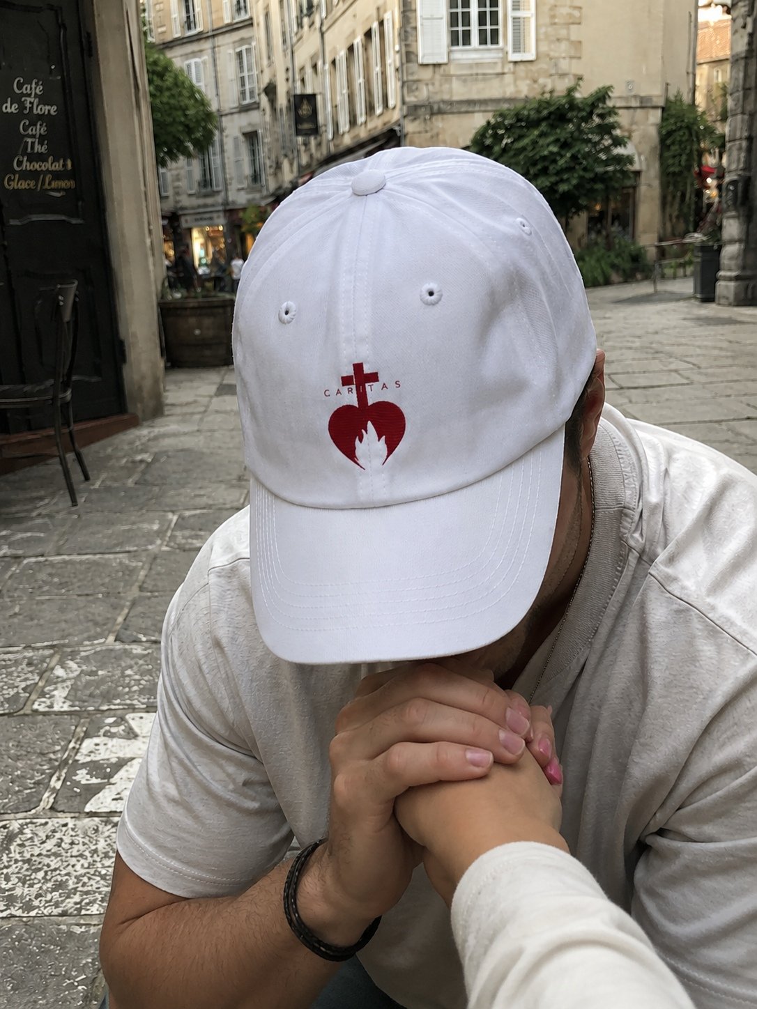 Casquette chrétienne brodée « Caritas» | 1 Corinthiens 13:4 – Image 3