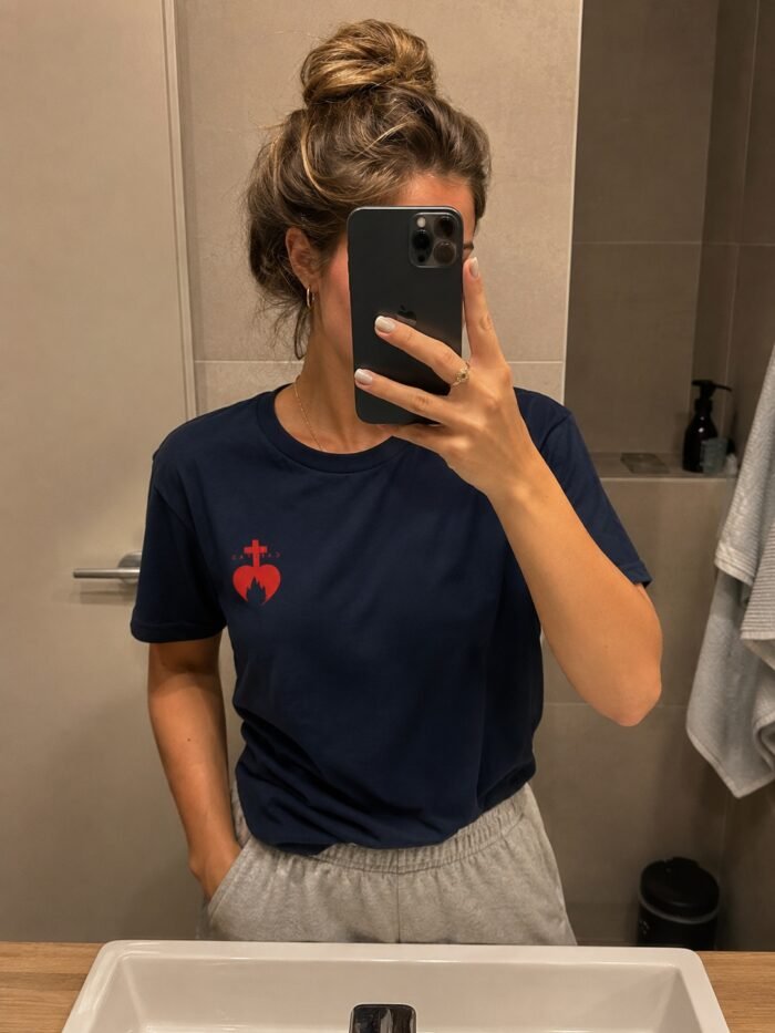 T-shirt brodé femme - Sacré-Cœur | Haut chrétien en coton – Image 17
