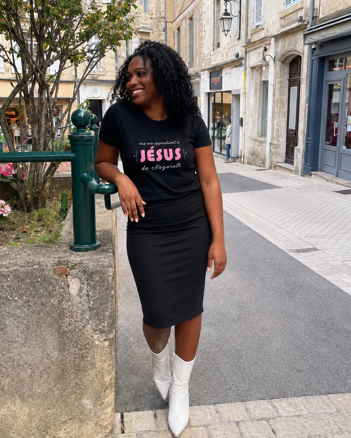 T-shirt coton femme "Ma vie appartient à Jésus" | Noir – Image 5