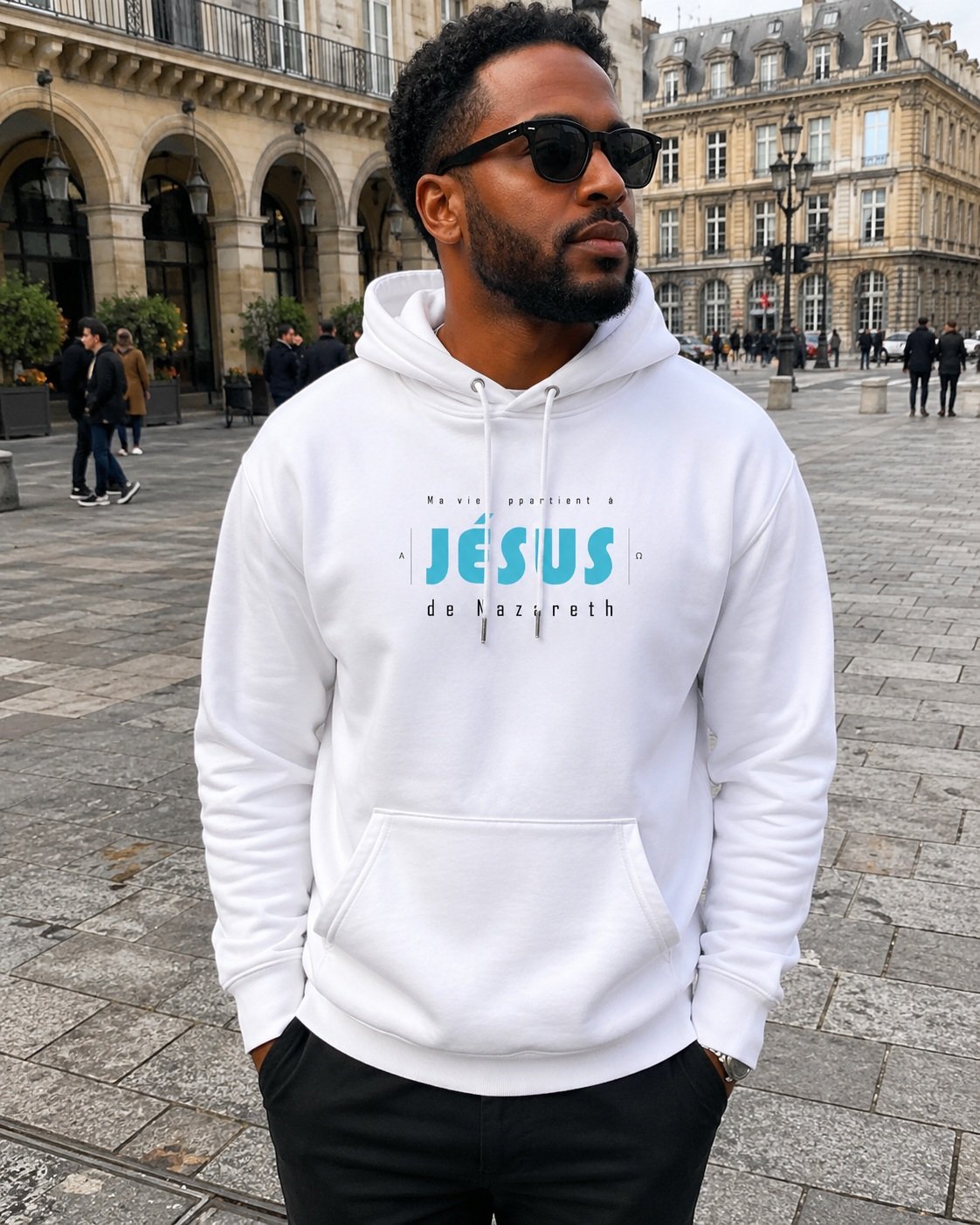 sweat-a-capuche-chretien-homme-ma-vie-appartient-a-jesus-1 Sweat à capuche chrétien homme "Ma vie appartient à Jésus" | Blanc – Image 1