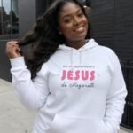 Sweat à capuche femme “Ma vie appartient à Jésus” | Blanc
