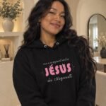 Sweat à capuche femme “Ma vie appartient à Jésus” | Noir