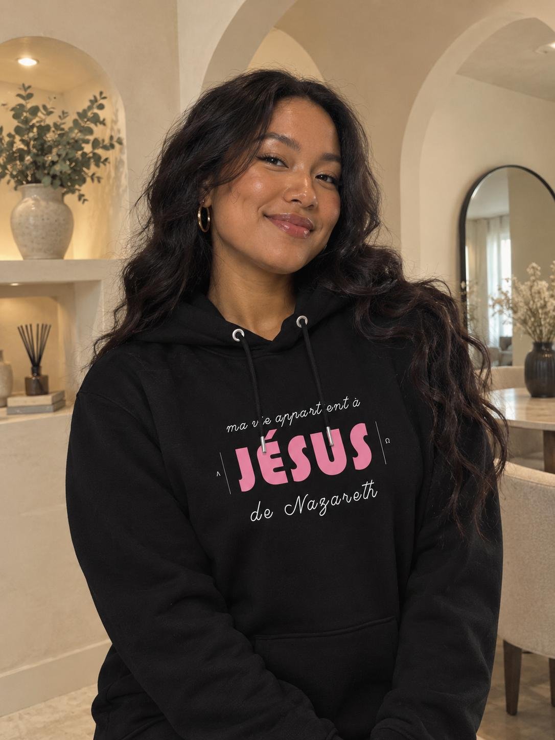 sweat-a-capuche-femme-ma-vie-appartient-a-jesus-noir Sweat à capuche femme “Ma vie appartient à Jésus” | Noir – Image 1