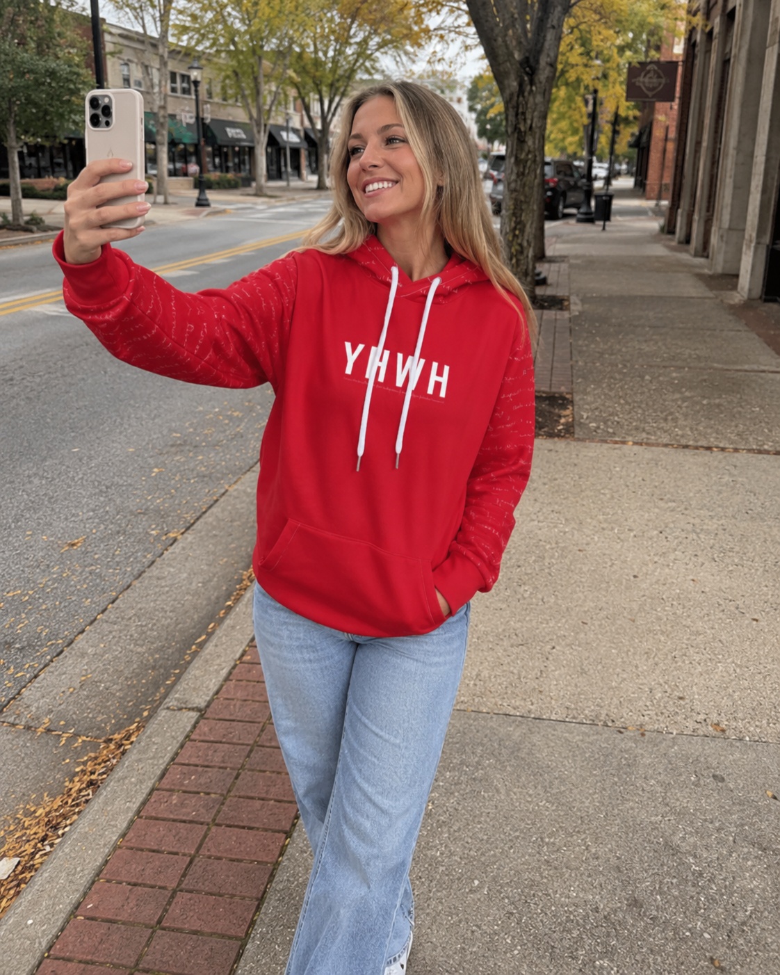 YHWH - Sweat à capuche femme rouge | Pull chrétien premium – Image 5