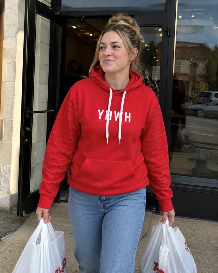 YHWH - Sweat à capuche femme rouge | Pull chrétien premium – Image 3
