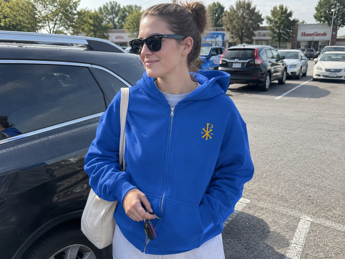 sweat-zippe-a-capuche-bleu-roi