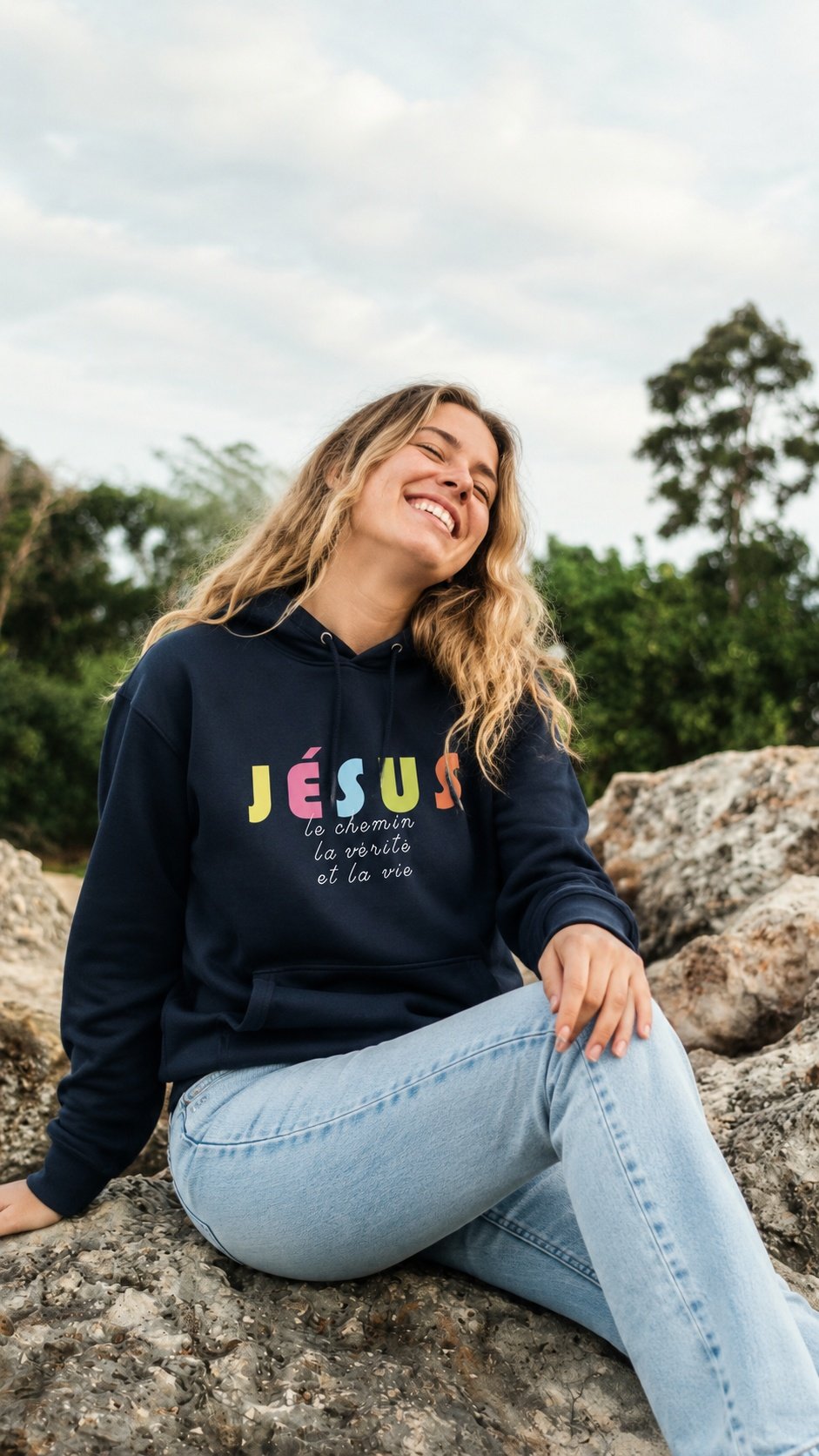Sweatshirt chrétien à capuche «Jésus le chemin...» | Noir – Image 8