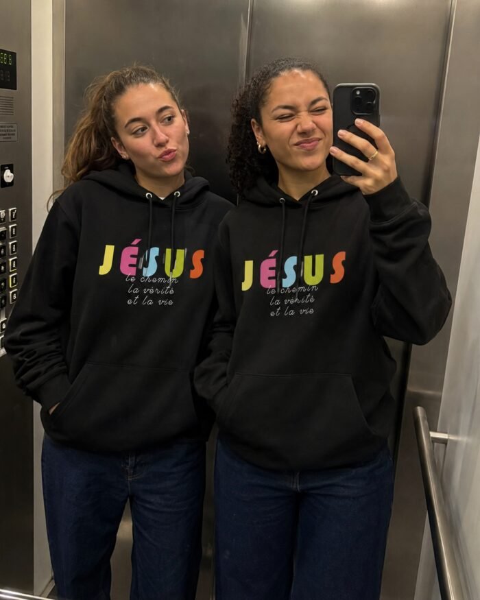 Sweatshirt chrétien à capuche «Jésus le chemin...» | Noir – Image 3