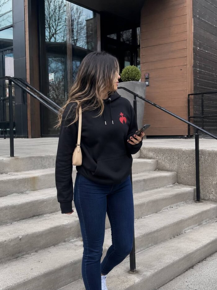 Sweat à capuche Brodé "Sacré-Cœur" | Hoodie chrétien pour femme – Image 11