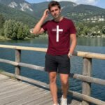 T-shirt chrétien homme “Jésus sauve” | En couleurs