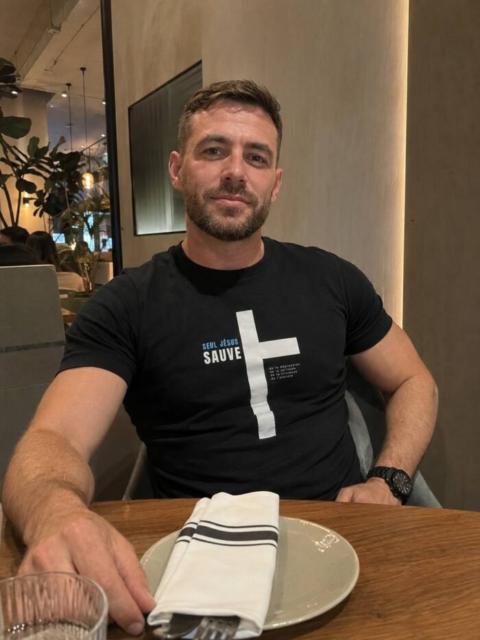 T-shirt chrétien homme “Jésus sauve” | En couleurs – Image 11