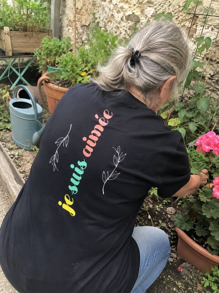 T-shirt chrétien femme “Je suis aimée” | 3 couleurs – Image 8